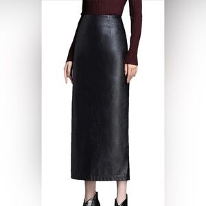 Women’s Vegan Leather Pencil Skirt – Black | Size Medium